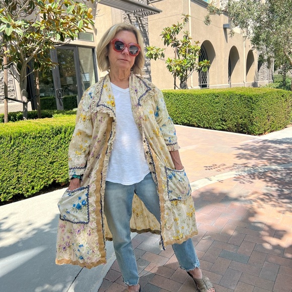 Magnolia Pearl Floral Cream Trench Coat - Picture 9 of 9